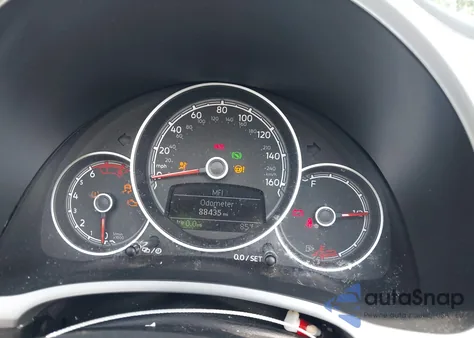 2018 Volkswagen Beetle 2.0T Coast/2.0T S/2.0T Se z USA, uszkodzony, nr VIN 3VW5DAATXJM516516